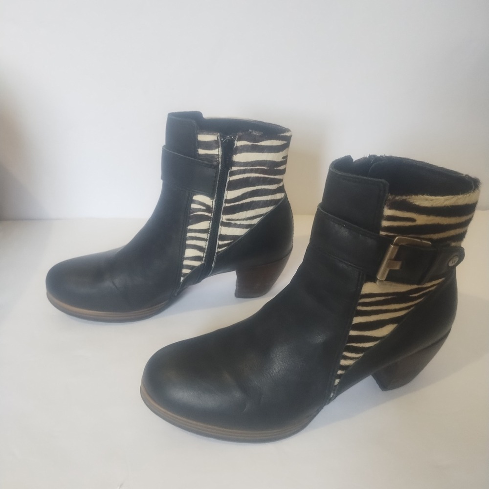 Wolky Ankle Boots Womens 41 Black Zebra Print Leather Buckle Heeled Boho Chic